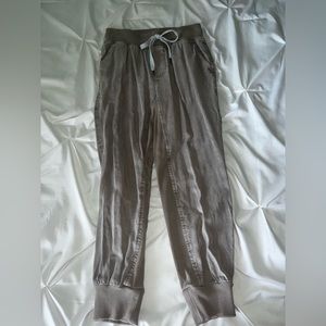 Woman’s Pants